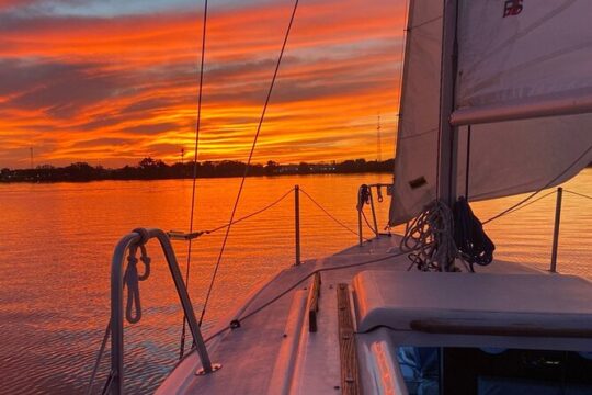 Private 2-Hour Sunset Sailing Tour on Lake Fairview